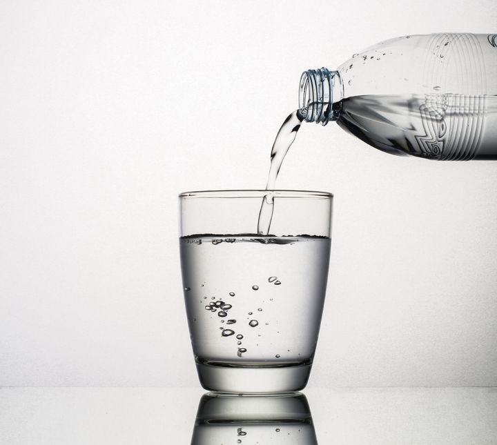 '소금물이 숙면의 열쇠' 주장 논란…"나트륨 과잉·염증 유발 우려"