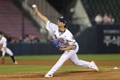 최민석 호투에 숨통 트인 두산…김원형 감독 "잭 로그 못지않다" 극찬