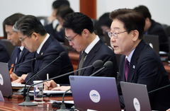 이 대통령 "호르무즈 선박 안전귀환 가장 시급한 과제…외교역량 총동원"