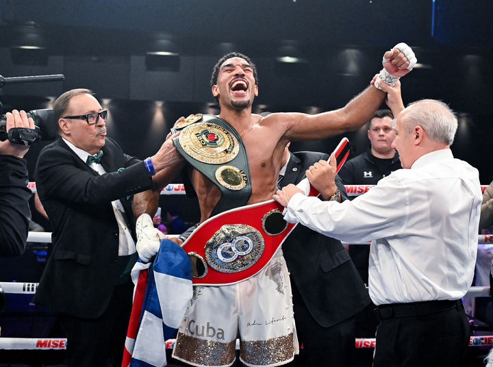 이글레시아스, 실야간 꺾고 슈퍼미들급 챔피언 등극