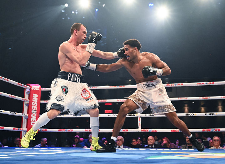 실야긴과 주먹 교환하는 이글레시아스