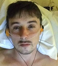 생식기 악취 참고 지내다가…결국 10cm 절단한 英 남성