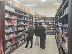 "올영 대신 여기 왔어요"…1100평 '창고형 약국' 가보니