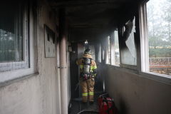 제천 아파트서 불…주민 80여명 대피 소동