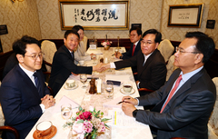 여야, 26조2000억원 규모 추경안 합의…나프타 수급 안정화 2000억원 증액