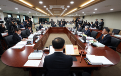 방미통위, 금강방송 재허가·푸른방송 보류