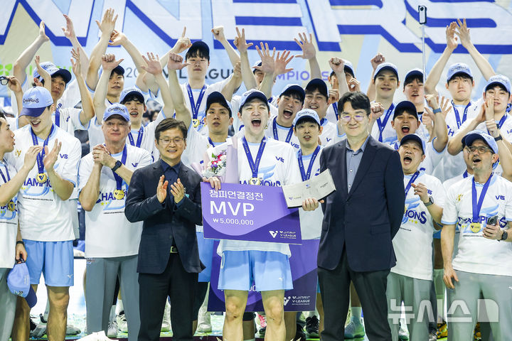 챔피언결정전 MVP 수상한 정지석