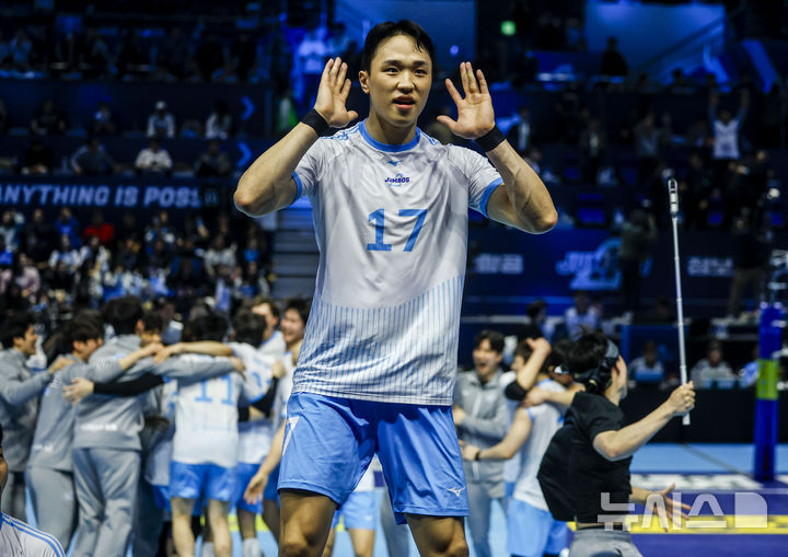 기뻐하는 임동혁