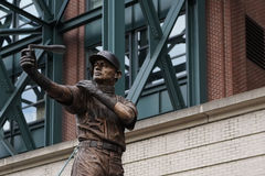 이치로 동상 제막식서 '뚝' 부러진 배트…"리베라가 올 줄이야"