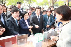 "동행축제 오세요"…대표 상품 300개 최대 70% 할인