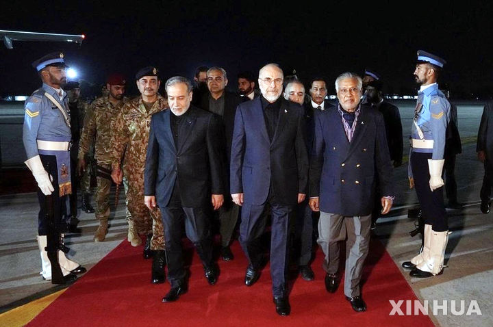 미국과 협상 위해 파키스탄에 도착한 갈리바프 