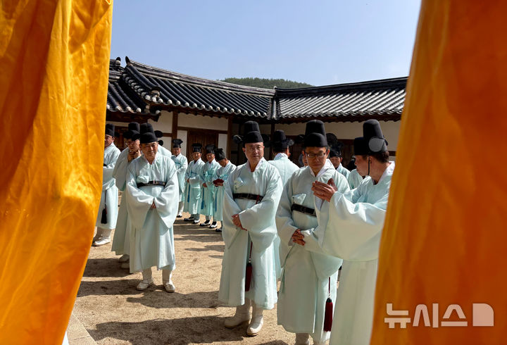 고유제 준비하는 제관들