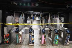 흉기 난동으로 봉쇄된 뉴욕 지하철역