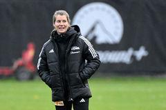 정우영의 베를린, 유럽 5대 리그 최초 여성 감독 선임