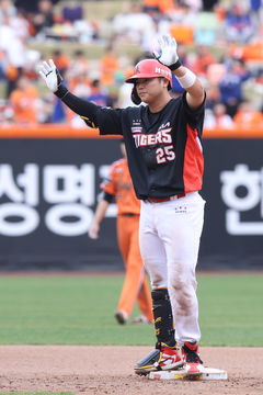 KIA, 한화와 3연전 싹쓸이 '포효'…4연승으로 공동 5위 도약