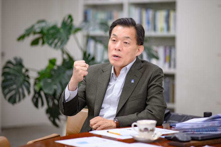 이재준 수원시장 "기업 10곳 떠난 이유, 제도에 있다"
