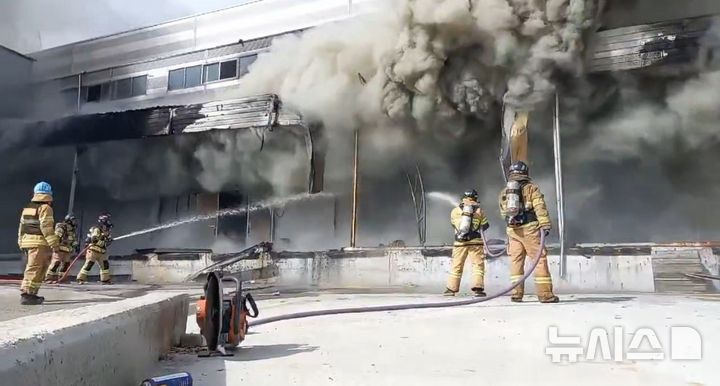화마가 앗아간 삼남매 아빠·예비신랑…"숭고한 희생 예우"(종합)