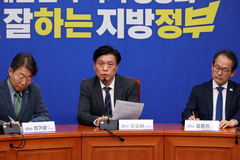 與 "정청래, 이번주 하정우 만나 출마 요청…전재수 후임 적임자"(종합)