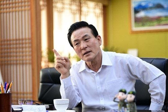 [6·3논산]백성현 시장, 예비후보 등록…"시민 뜻 받들겠다"