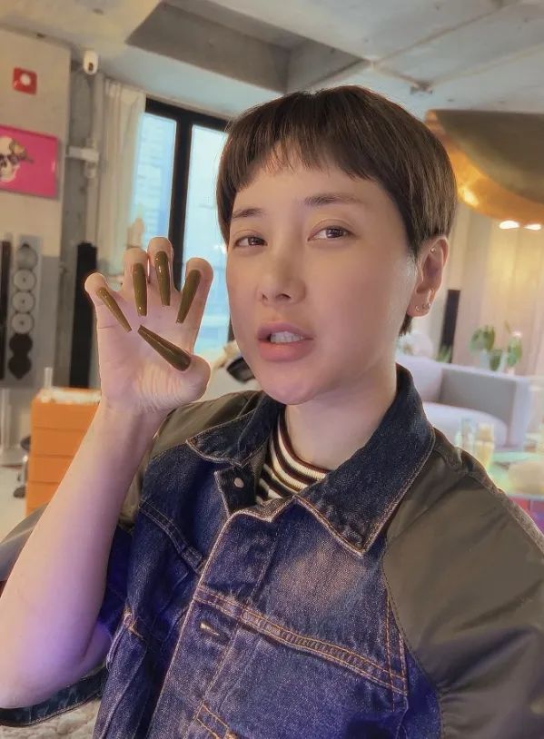 개과천선 서인영, 네일은 포기 못해 