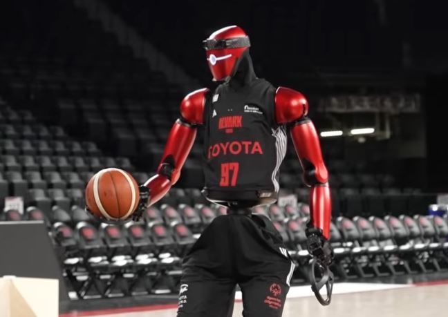 '르브론이 따로 없네'…日도요타 농구 로봇 공개(영상)