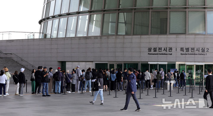 국립중앙박물관, 5개월 만에 관람객 325만 돌파…외국인 57.8%↑