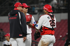 KIA, 타선은 불을 뿜는데 마운드는…