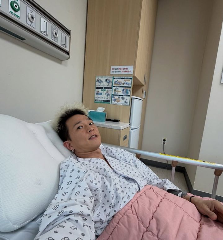 팝핀현준, 위 선종 입원 