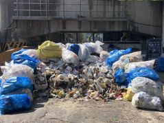 먹다 남은 치킨·라면 그대로…배달 용기에 멍드는 한강공원[출동! 인턴]