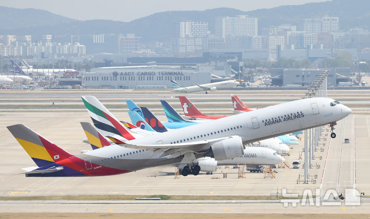 아시아나항공, 중국 항공편 추가 감편…