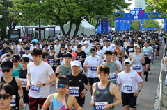 힘차게 출발하는 2026 키움런 참가자들