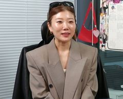 '고졸 신화' 마뗑킴 김다인, 제이홉과 이웃 사촌이었네