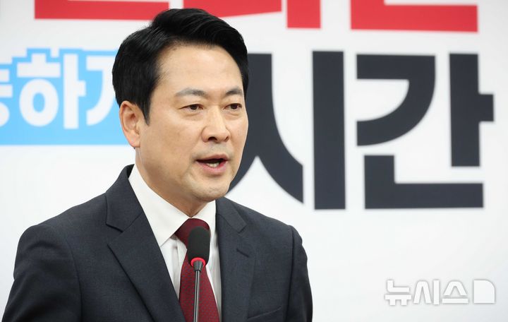 장동혁 "李정권 외교참사 때문에 방미… 악조건에서 할 수 있는 역할 하고 와" [뉴시스Pic]