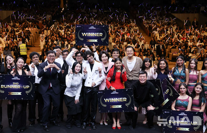 김혜경 여사, 인도 K팝 경연대회 참관…'K컬처 확산 인도 청년 격려' [뉴시스Pic]