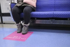 "저 임산부예요" 설명에도 발로 '툭툭'…지하철서 봉변당한 임신부