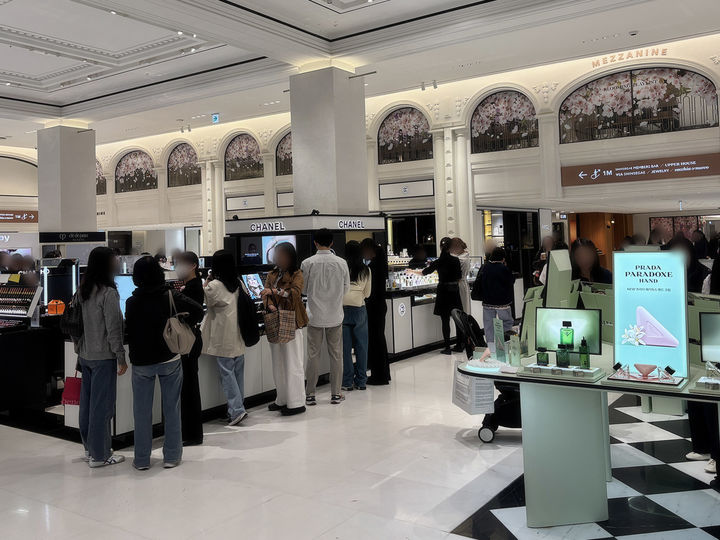 "경험을 팝니다" 백화점 업계, 체험형 팝업 쏟아진다[위클리 쇼핑]