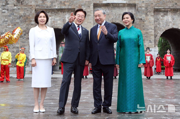 이재명 대통령, 또 럼 주석과 탕롱황성 '친교' [뉴시스Pic]