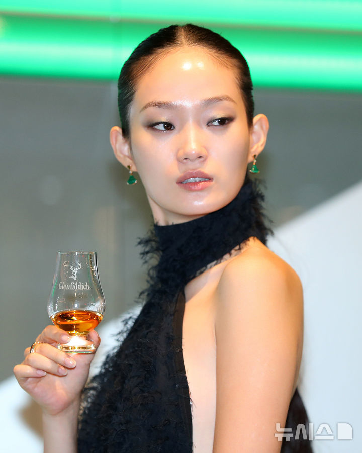 톱모델 신현지 26일 결혼…극비 스몰웨딩 치른다