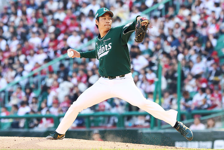 [오늘의 뉴스종합] 프로야구 SSG와 한화의 상승세, K리그 서울의 선두 굳히기, 양현종의 2200탈삼진 기록