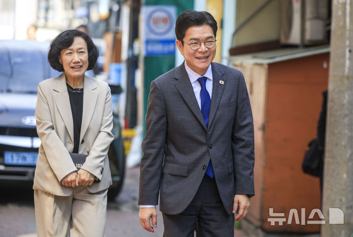 정원오 민주당 서울시장 후보, 광야교회 예배 [뉴시스Pic]