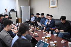 산업장관 "삼전 이익, 엔지니어·노동자만의 결실일까"[일문일답]