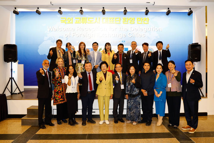 이천시 국제교류도시, 이천도자기축제 방문…협력 논의