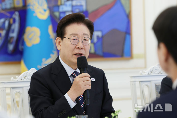 이 대통령, 비교섭단체 및 무소속 국회의원 청와대 초청 간담회 [뉴시스Pic]