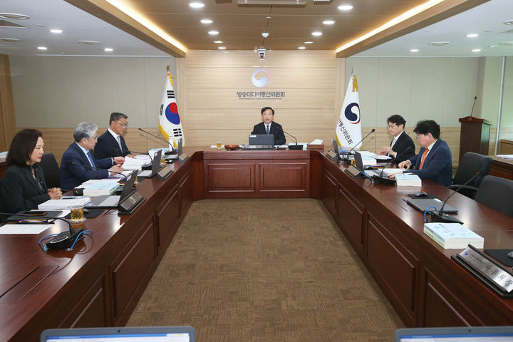 TBS 기사회생…3년 조건부 재허가 받아