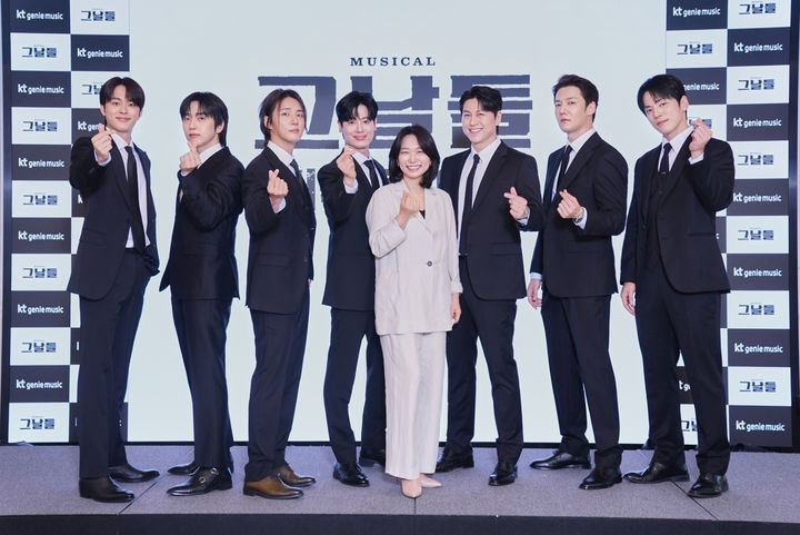 새 얼굴들이 그려내는 '그날들'…