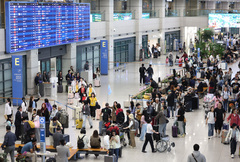 인천공항 항공사 발권망 장애로 1200여명 대기…수기체크인 중(종합)