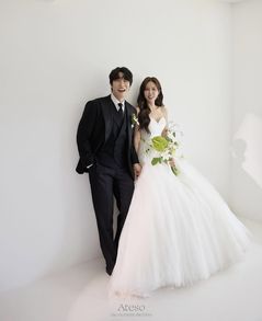 신지, 부침 겪고 오늘 7세 연하 문원과 결혼