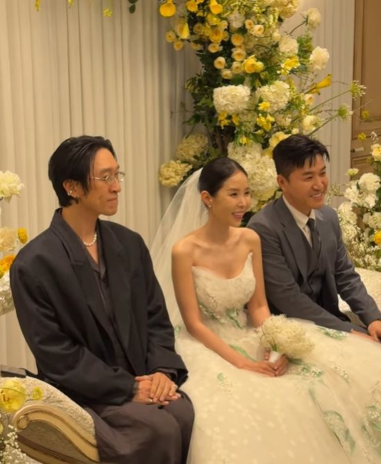 신지♥문원 결혼식 현장 포착…코요태도 함께 축하