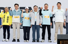 여성마라톤 대회 참석한 정원오-오세훈-권영국