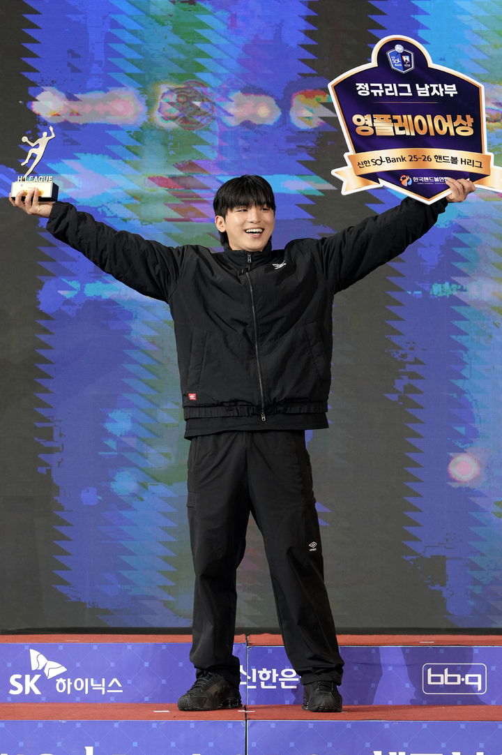 핸드볼과 야구, 펜싱의 영광 속에서 전설과 새로운 도전이 빛나다